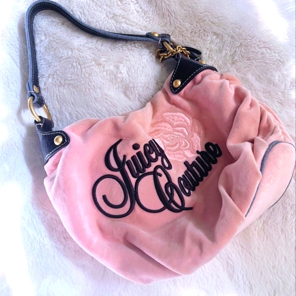 Juicy Couture Handbags - 💞Juicy Couture Pink Velour Hobo Plush Bag Purse